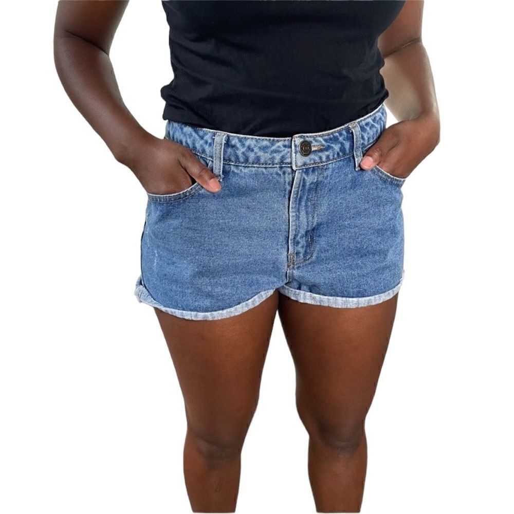 2/$20 Highway Jeans Medium Wash Mom Jean Rolled Hem Shorts